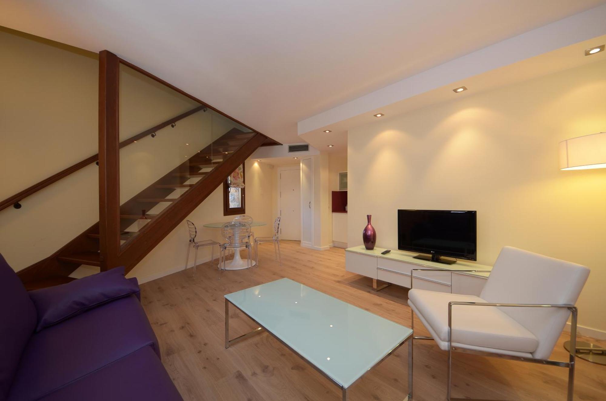 Apartamentos El Palacete De Ainsa Bagian luar foto