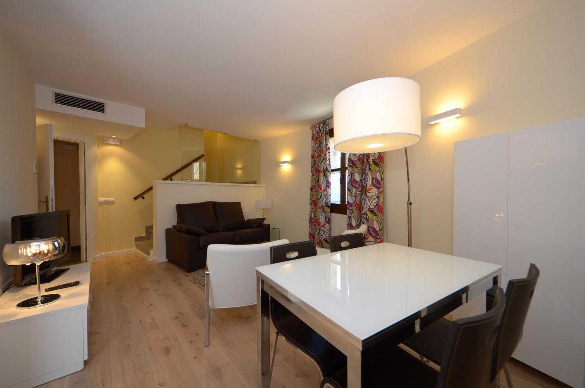 Apartamentos El Palacete De Ainsa Bagian luar foto
