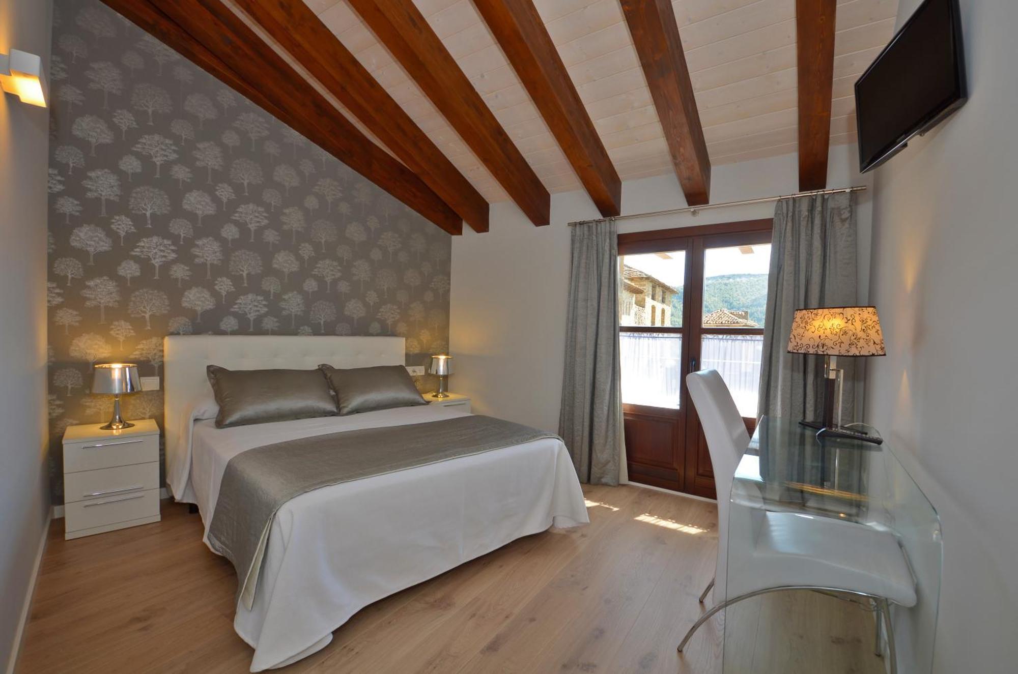 Apartamentos El Palacete De Ainsa Bagian luar foto