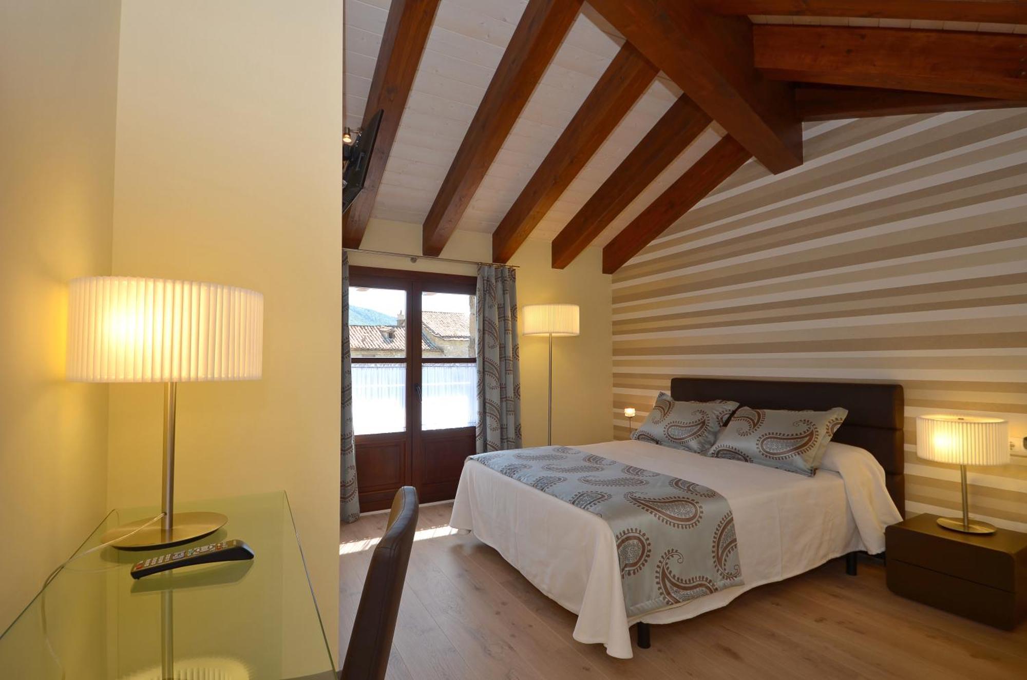Apartamentos El Palacete De Ainsa Bagian luar foto