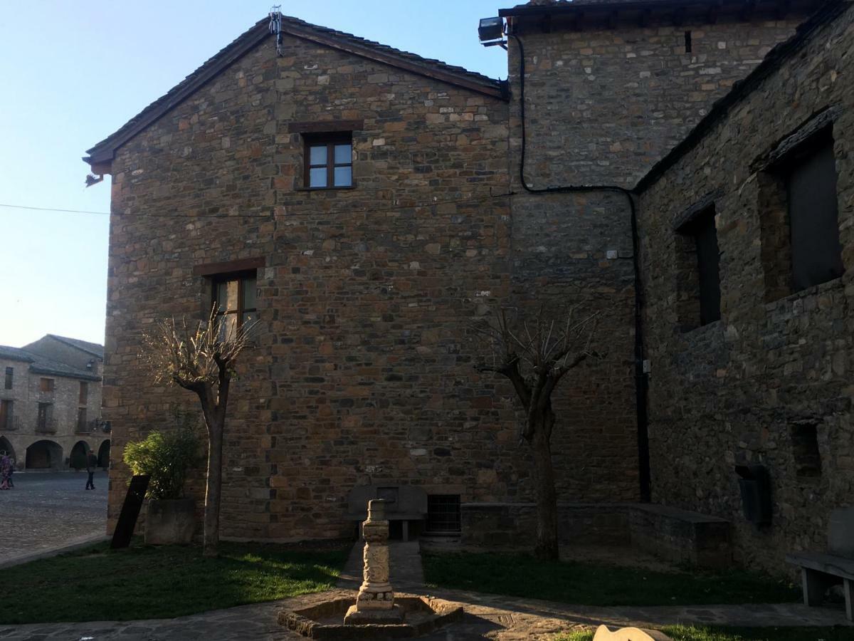 Apartamentos El Palacete De Ainsa Bagian luar foto